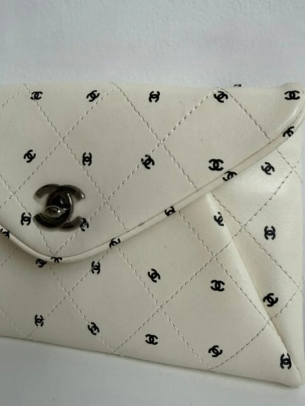 Printed Lambskin Logo CC Envelope Clutch With Chain White